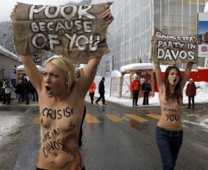img_pod_2801-femen-protest-davos-RTR2WZE2