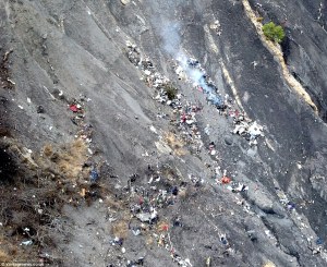 26FBA44D00000578-3010610-Charred_wreckage_was_photographed_on_the_mountainside_today_wher-a-46_1427318147454